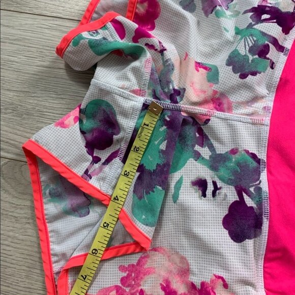 Lululemon Run: Ultra Short II Blurred Blossoms Fossil / Flash - Picture 13 of 16